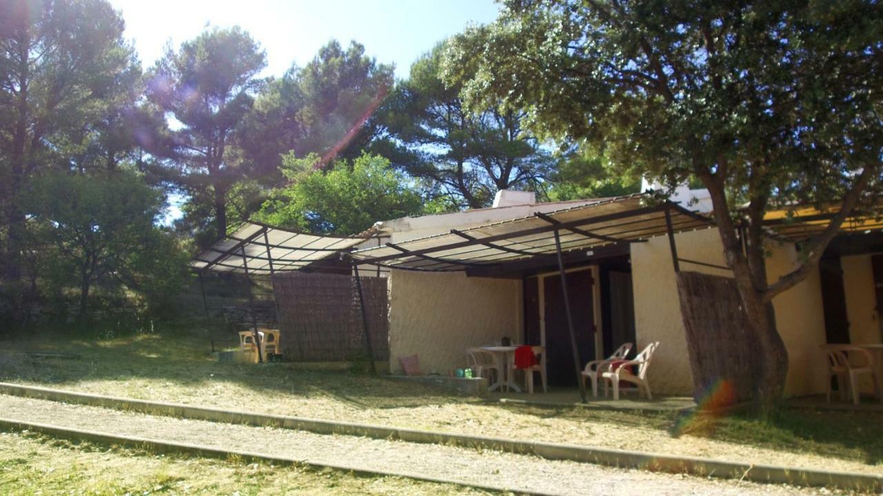 Vvf Luberon Provence Hotel Murs  Bagian luar foto