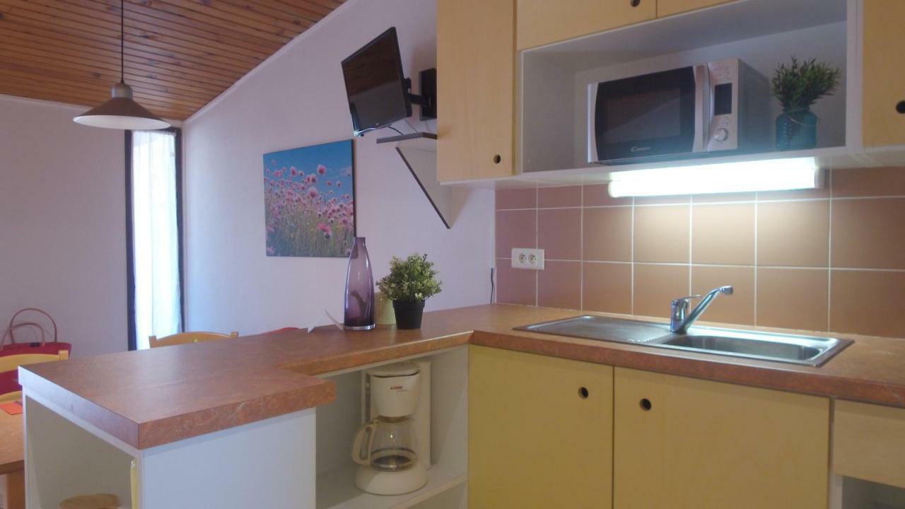 Vvf Luberon Provence Hotel Murs  Bagian luar foto