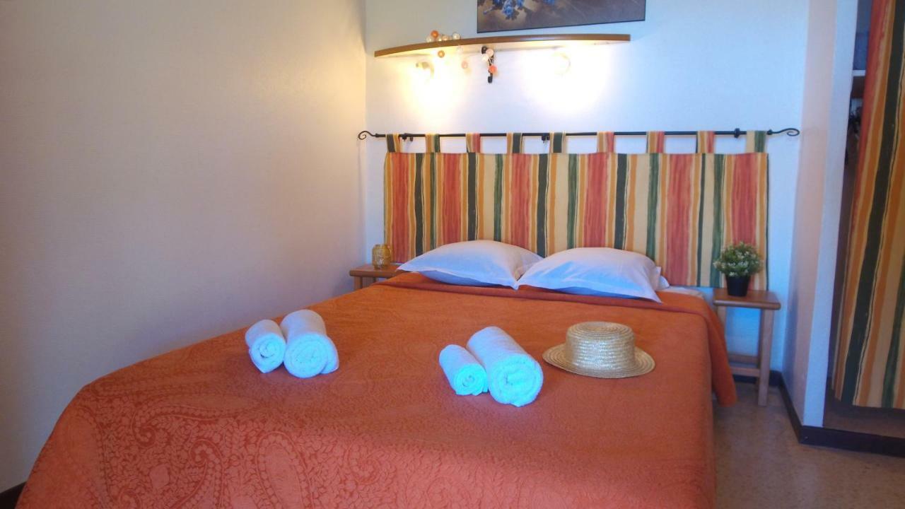 Vvf Luberon Provence Hotel Murs  Bagian luar foto